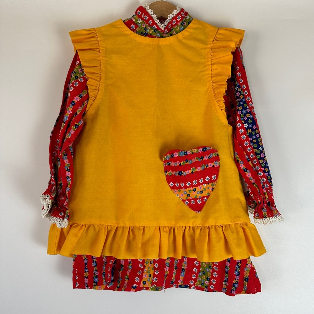 VTG 70s Red Floral Dress Yellow Heart Pocket Apron Scandinavian Lace Mock Neck
